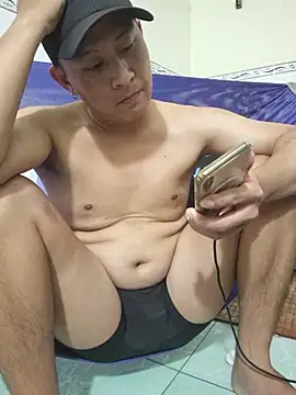 ducpham6565 online show from December 2025 07:10:01 PM