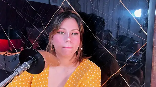 Snapshot of abby_blond_ chatting on October 2025 12:46:02 PM abby blond online show from October 2025 12:46:02 PM