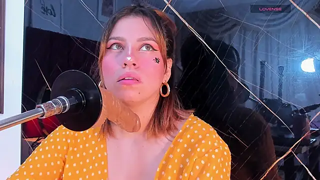 Snapshot of abby_blond_ chatting on October 2025 12:15:01 PM abby blond online show from October 2025 12:15:01 PM