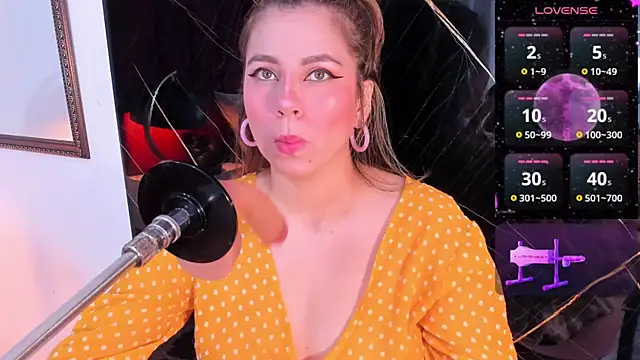 Snapshot of abby_blond_ chatting on November 2025 12:07:01 PM abby blond online show from November 2025 12:07:01 PM