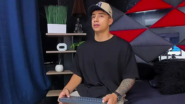 jaze bradley online show from December 2025 11:30:02 AM