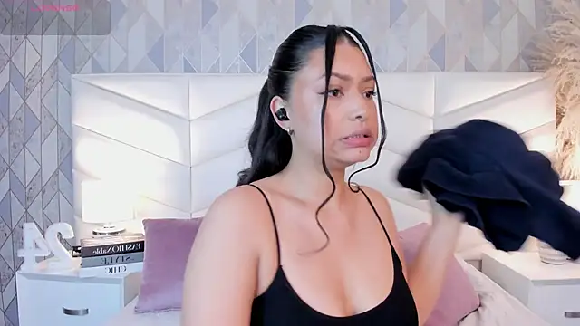 victoria   jonnes online show from September 2025 12:31:02 PM