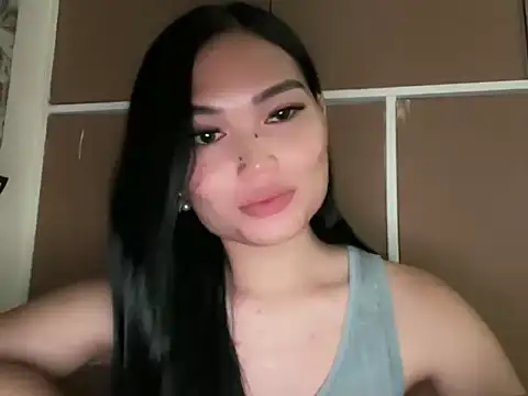 Snapshot of Makeamesswithjenieyang chatting on November 2025 05:37:02 PM Makeamesswithjenieyang online show from November 2025 05:37:02 PM