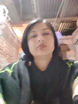 lunna 07 online show from October 2025 05:50:01 AM