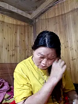 yoowwmr online show from November 2025 03:33:02 PM