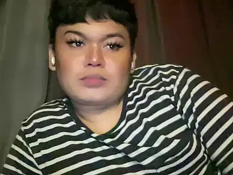 Snapshot of RedHead_Thalia chatting on January 2026 10:15:02 PM RedHead Thalia online show from January 2026 10:15:02 PM