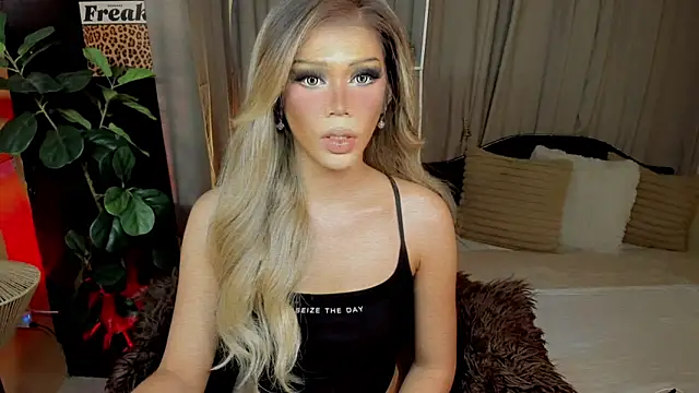 Candicebloom online show from April 2026 03:24:01 PM