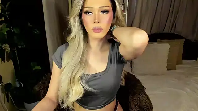 Snapshot of Candicebloom chatting on May 2026 08:22:01 AM Candicebloom online show from May 2026 08:22:01 AM