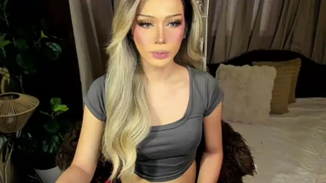 Snapshot of Candicebloom chatting on May 2026 05:38:02 AM Candicebloom online show from May 2026 05:38:02 AM