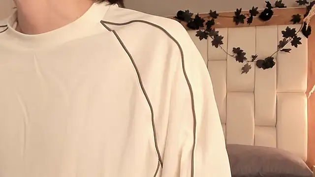 Daphne And Roger online show from December 2025 11:08:01 AM