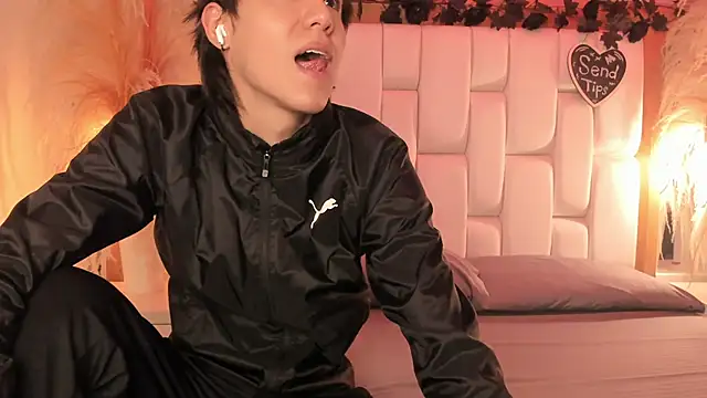 Daphne And Roger online show from March 2026 11:16:02 AM