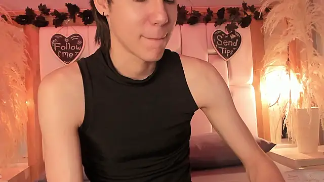 Daphne And Roger online show from March 2026 11:07:02 AM