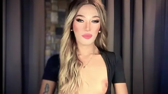 Snapshot of Lust-sluttymira chatting on November 2025 04:40:02 PM Lust-sluttymira online show from November 2025 04:40:02 PM