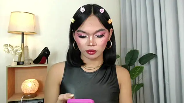 miyaa Moore online show from November 2025 09:53:01 AM