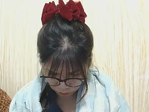 Snapshot of Ori299 chatting on November 2025 02:43:02 AM Ori299 online show from November 2025 02:43:02 AM