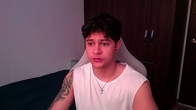 domsantiago  online show from October 2025 03:21:02 PM