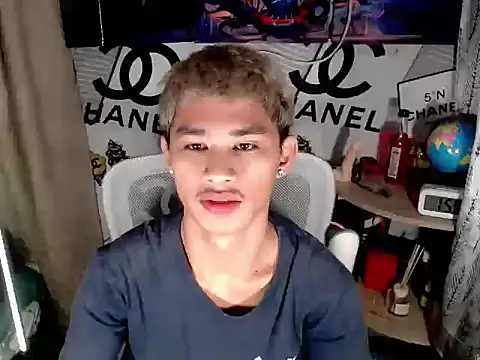 Snapshot of asianhardcock25 chatting on April 2026 05:59:01 PM asianhardcock25 online show from April 2026 05:59:01 PM