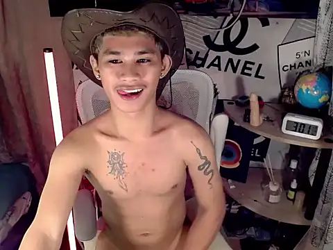 Snapshot of asianhardcock25 chatting on April 2026 07:01:01 PM asianhardcock25 online show from April 2026 07:01:01 PM