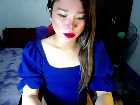 Urassiansweetcummer online show from November 2025 01:38:01 AM