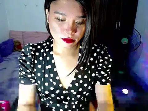 Urassiansweetcummer online show from June 2026 01:46:01 PM