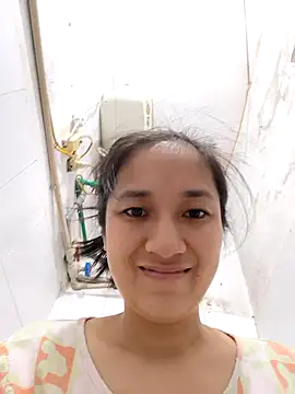 Shulee21 online show from October 2025 06:25:02 AM