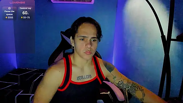 Snapshot of Maximiliano_scoott__ chatting on September 2025 05:40:01 PM Maximiliano scoott   online show from September 2025 05:40:01 PM