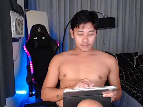 alexsuckable01 online show from April 2026 11:18:02 AM