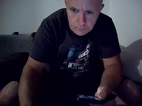 Snapshot of DaDDyLoVeSu83 chatting on May 2026 07:23:02 PM DaDDyLoVeSu83 online show from May 2026 07:23:02 PM