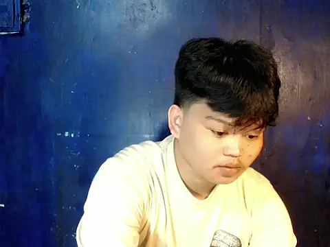 Reynelcock online show from November 2025 05:37:02 PM