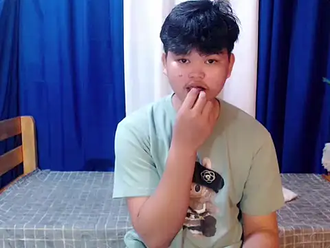 Reynelcock online show from February 2026 05:05:02 PM