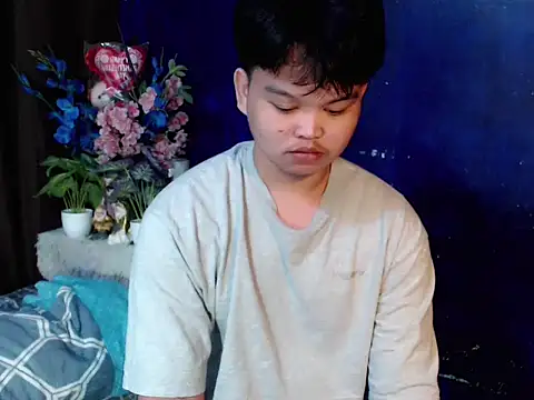 Reynelcock online show from March 2026 06:13:02 PM