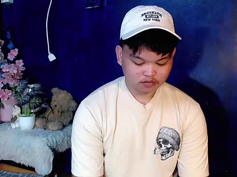 Reynelcock online show from April 2026 04:35:01 PM