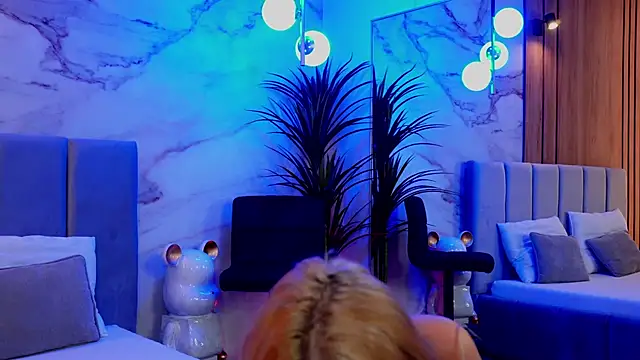 Izabellle02 online show from March 2026 05:00:02 AM