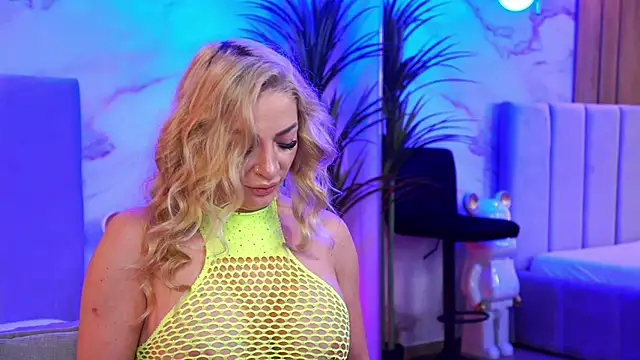 Izabellle02 online show from March 2026 03:50:01 AM