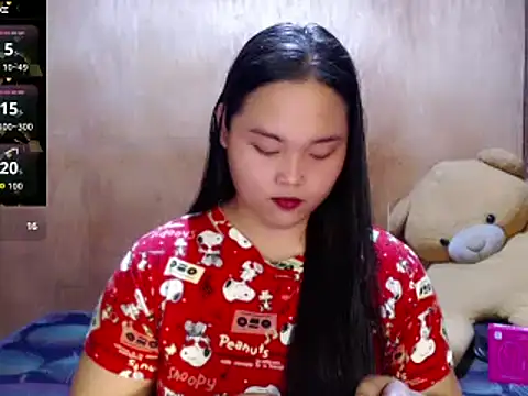 Snapshot of _Lylia chatting on June 2026 01:39:02 PM Lylia online show from June 2026 01:39:02 PM