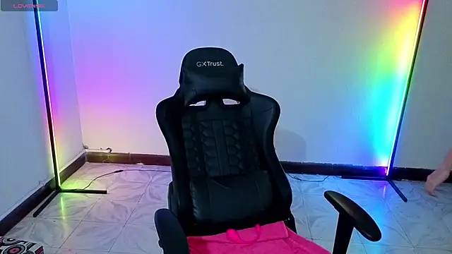 Snapshot of MiaLozanox chatting on September 2025 09:00:01 AM MiaLozanox online show from September 2025 09:00:01 AM