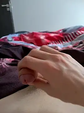 Snapshot of justhubert chatting on September 2025 01:44:02 PM justhubert online show from September 2025 01:44:02 PM