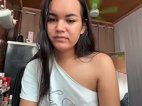 Snapshot of Enchantress_Magdalena chatting on July 2026 04:01:02 AM Enchantress Magdalena online show from July 2026 04:01:02 AM