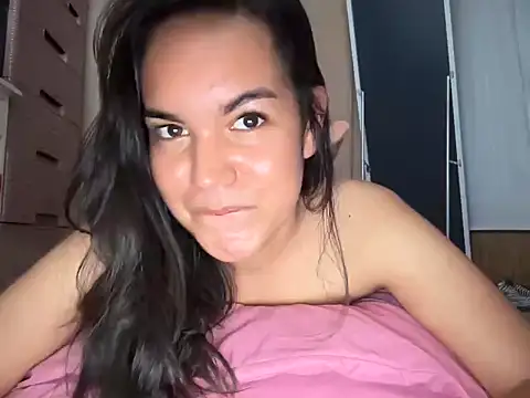 Snapshot of Enchantress_Magdalena chatting on August 2026 04:00:01 AM Enchantress Magdalena online show from August 2026 04:00:01 AM