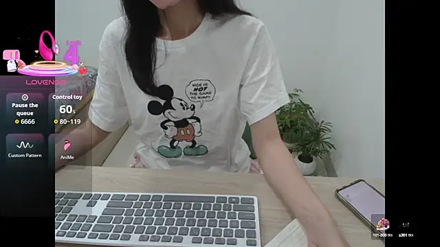 Snapshot of AlinaBaby_x chatting on October 2025 03:14:02 AM AlinaBaby x online show from October 2025 03:14:02 AM