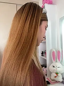 Nikii   online show from April 2026 03:39:01 PM