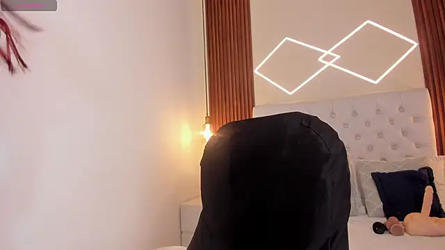 Miiaa jones online show from April 2026 01:26:01 PM