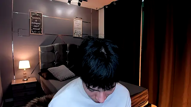 Christopher 77 online show from September 2025 04:19:01 PM