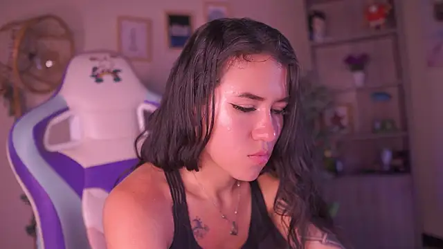 chloe moons  online show from March 2026 08:48:01 PM