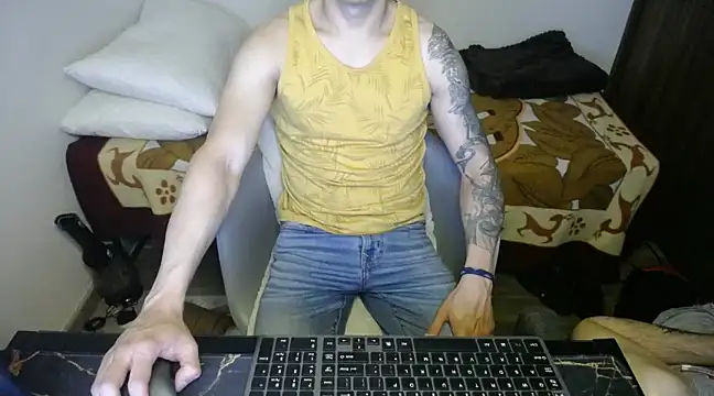 Snapshot of bossking017 chatting on February 2025 03:48:01 AM bossking017 online show from February 2025 03:48:01 AM