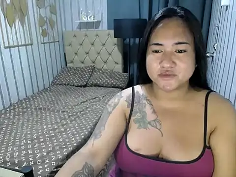 avamendez13 online show from September 2025 02:00:02 PM