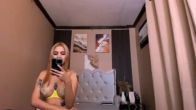 CasseyCollins online show from December 2025 12:59:02 AM