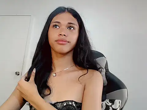 Snapshot of urcurlydiva chatting on October 2025 05:40:01 AM urcurlydiva online show from October 2025 05:40:01 AM