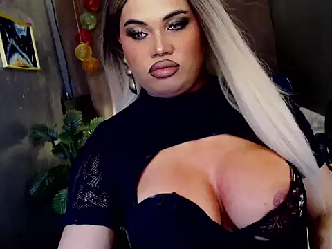 KitSmithCumerr online show from November 2025 09:42:01 AM