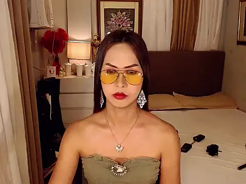 Nathalieheartt online show from February 2026 01:44:01 PM